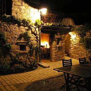 LES VIGNES de la TOUR SAINT-BLAISE Couette-café